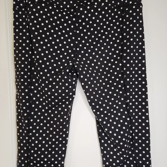 Victoria's Secret Black and White Polka Dot Leggings - Picture 2 of 3